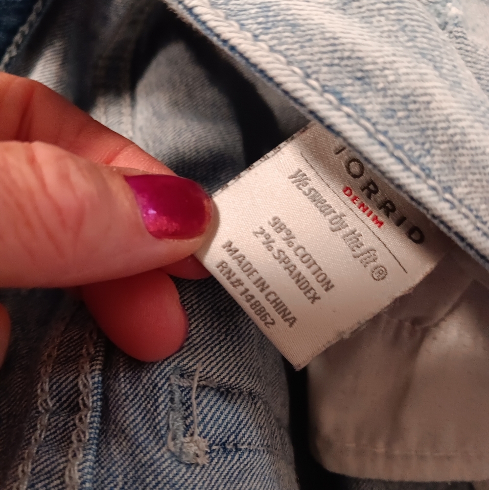 Torrid Distressed Denim Light Wash Shorts - Picture 4 of 4